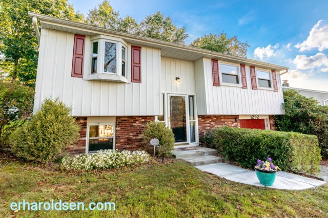 1292_Armstrong -31 with shutters