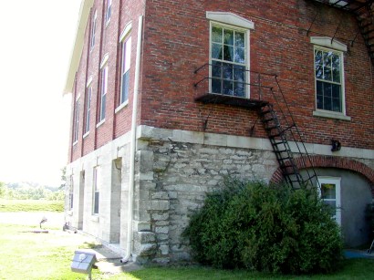 n 2002 06 07 Nauvoo House (3)